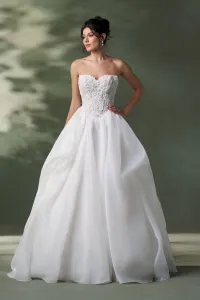 Gorgeous sweetheart, strapless ballgown with lace and beaded bodice and organza skirt with pickups.