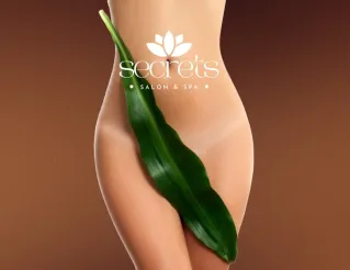 A masseuse giving a calming massage treatment, focusing on relaxation and wellness.