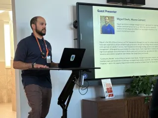 Macro Connect CEO Miguel Davis presenting at Hosmer.